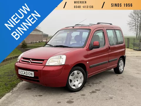 Citroen Berlingo 1.6i Multispace | 5 DEURS | TREKHAAK | AIRCO | CENTR. VERGRENDELING | GLAZEN DAK | APK > MRT-2027 |