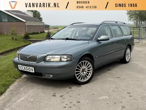 Volvo V70 2.4 Comfort Line | APK tot 05-2027 | TREKHAAK | AIRCO | CRUISE CONTROL |