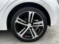 Peugeot 208 1.2 PureTech GT-Line | 110 PK | CARPLAY | CAMERA | LEER | NAVIGATIE | NL-AUTO | CRUISE Foto