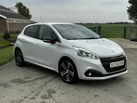 Peugeot 208 1.2 PureTech GT-Line | 110 PK | CARPLAY | CAMERA | LEER | NAVIGATIE | NL-AUTO | CRUISE Foto